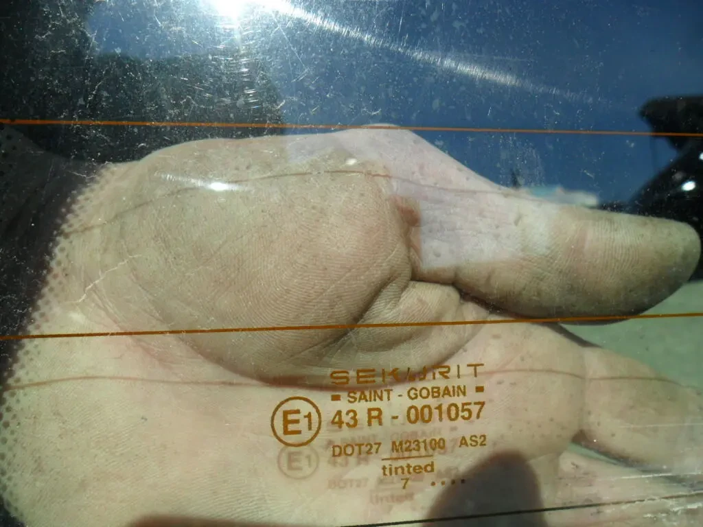 Скло заднє Форд Ескорт 90-2001 рр.., універсал, оригінал 10