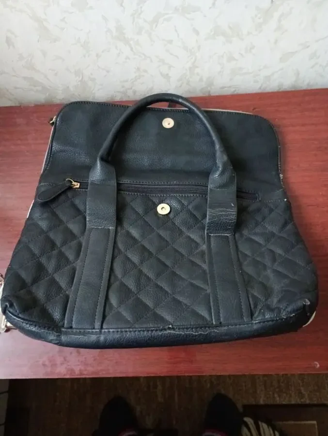 Женская черно-белая сумка. 3