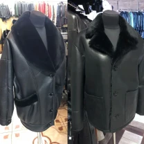 Жіночі дублянки,піджаки,на гудзики чорні