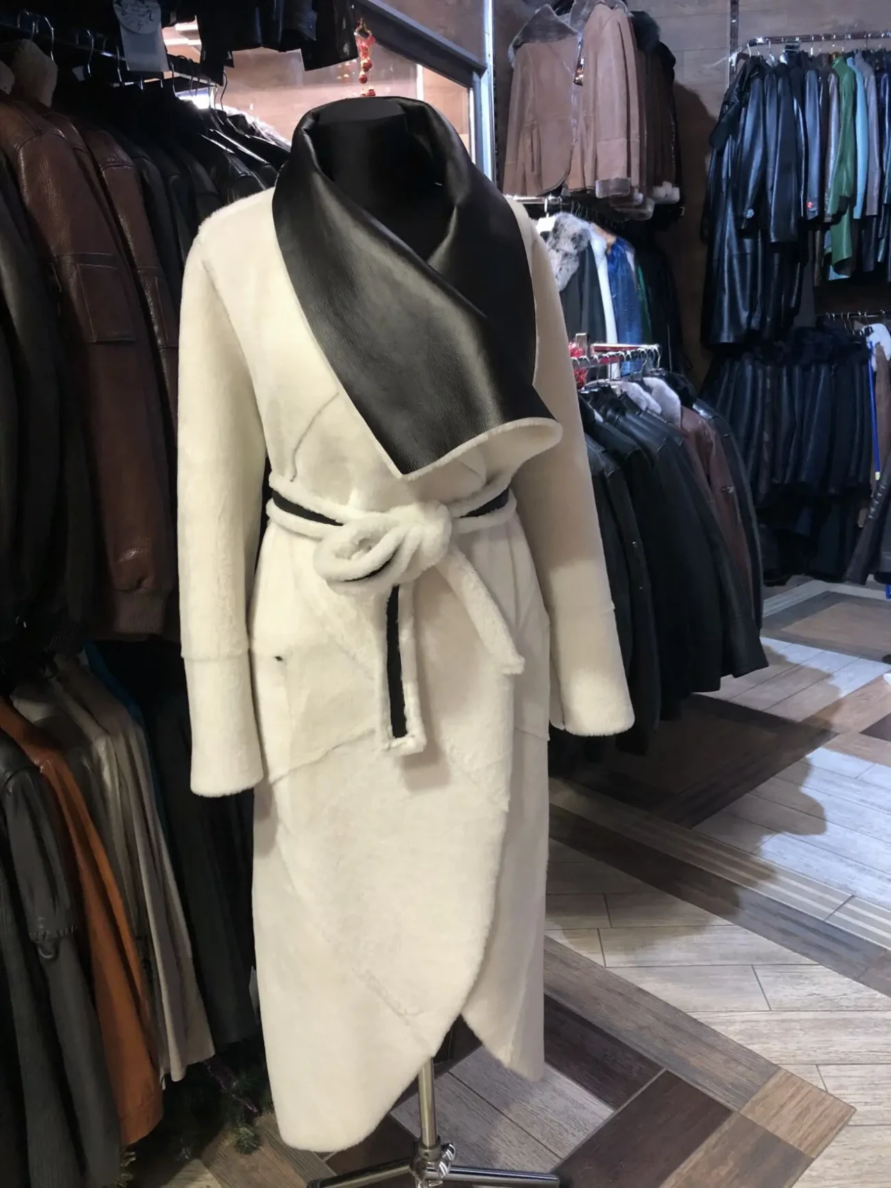 Двостороння дублянка максі,під пояс,чорна 4