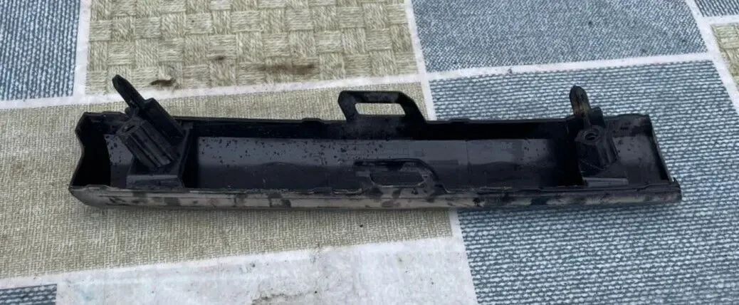 Li Xiang Li Auto L9 Молдинг переднего бампера правый X0128030095 2