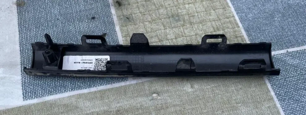 Li Xiang Li Auto L9 Молдинг переднего бампера центральный X0128030109 2