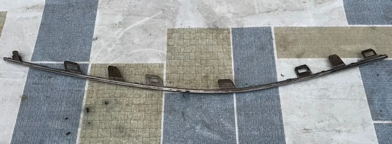 Li Xiang Li Auto L9 Молдинг переднего бампера левый  X0128030076 2