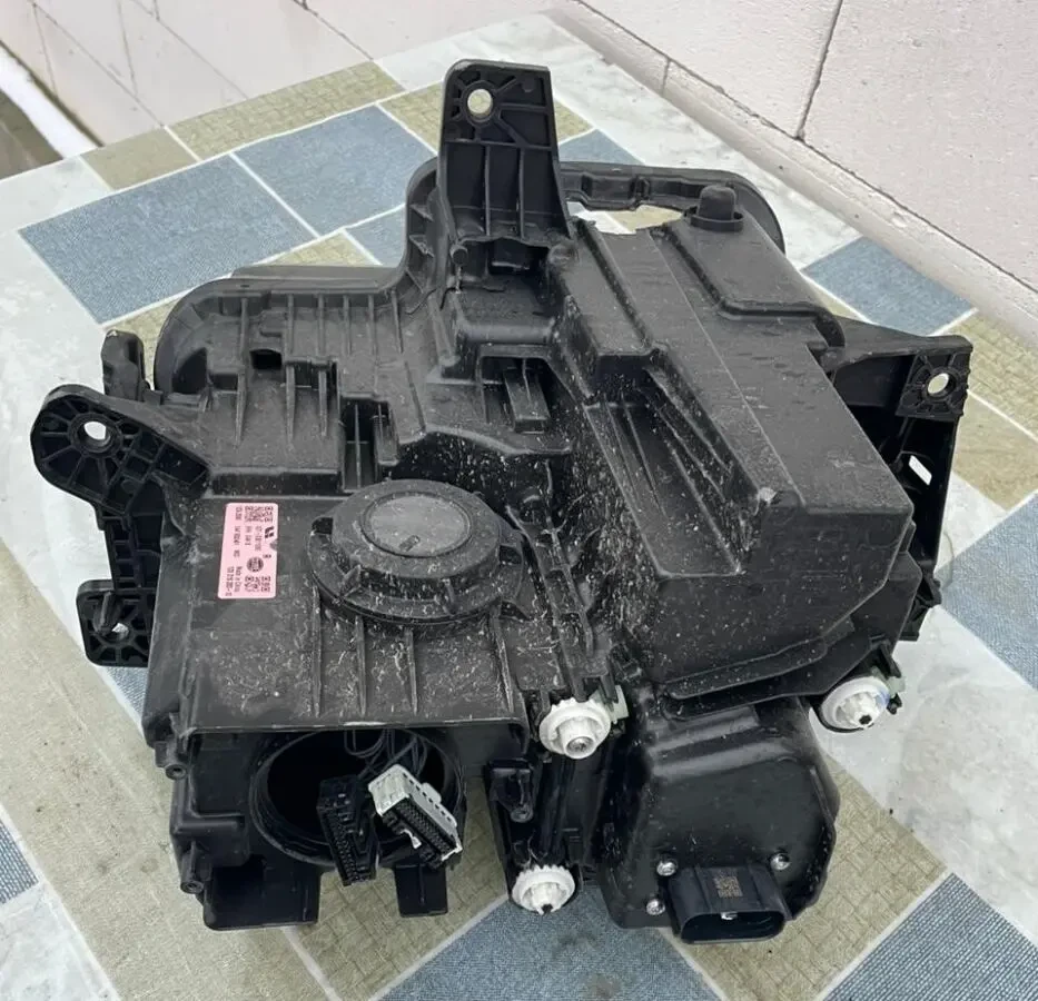 Li Xiang Li Auto L9 Фара правая X0153011092 8