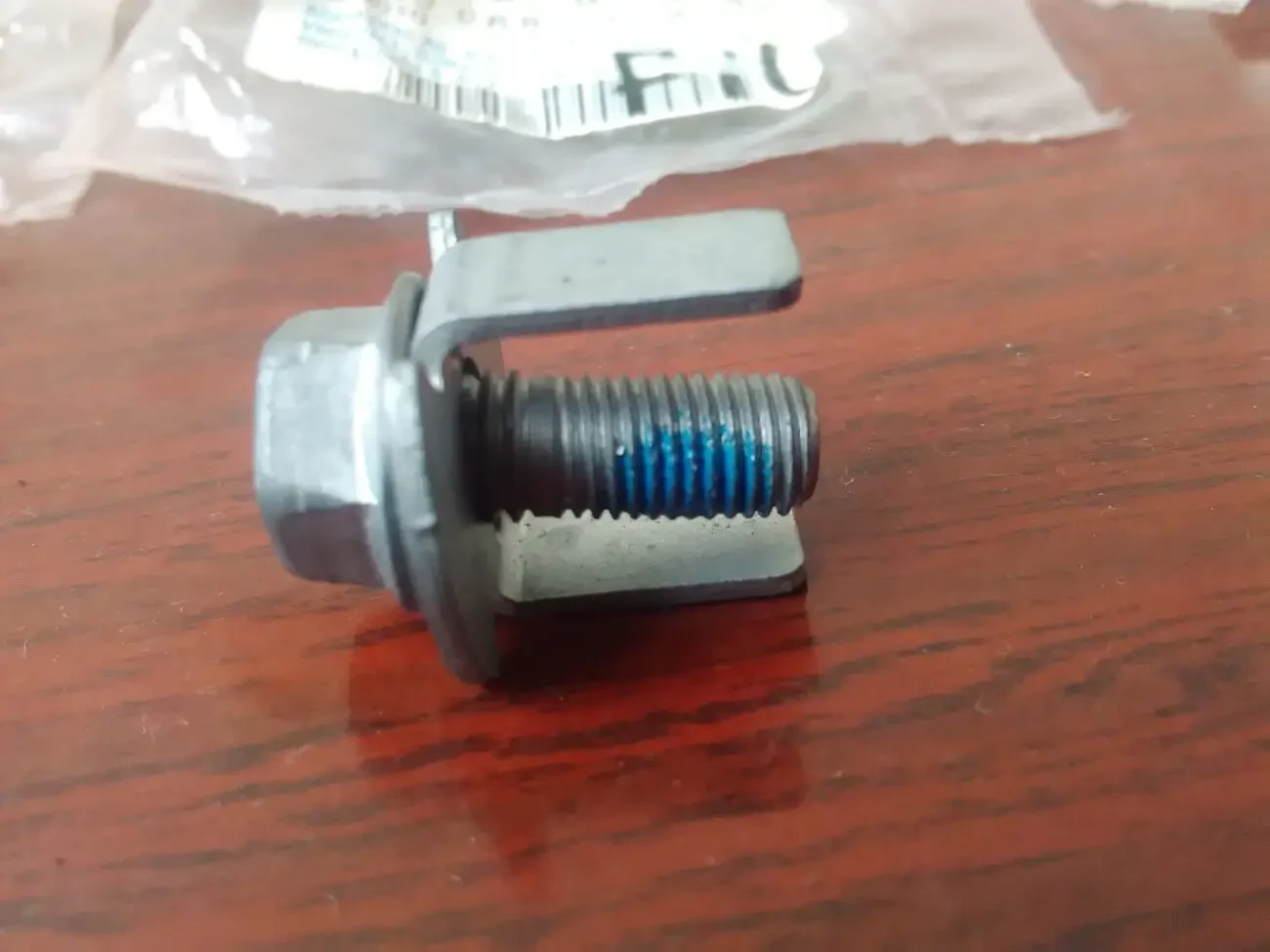 Болт со специальной шайбой к заднему суппорту GM 9192141-Astra G