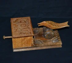 Винтажный механический автомат для подачии