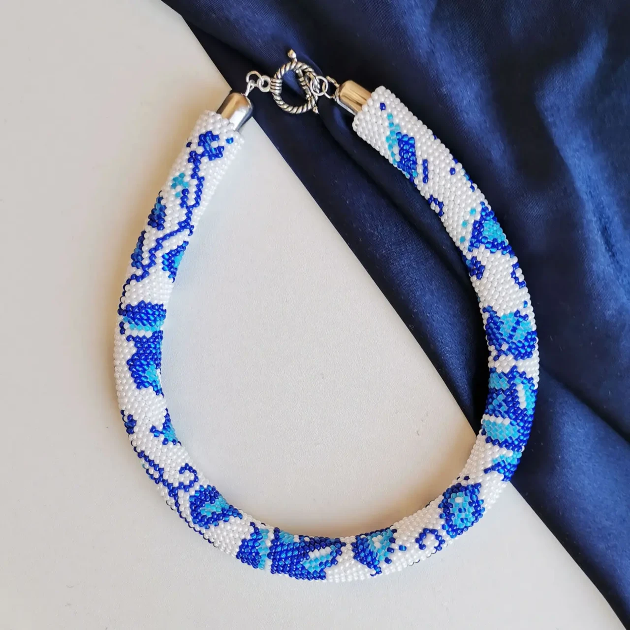 Прикраса із бісеру кольє-джгут Морозна квітка 3