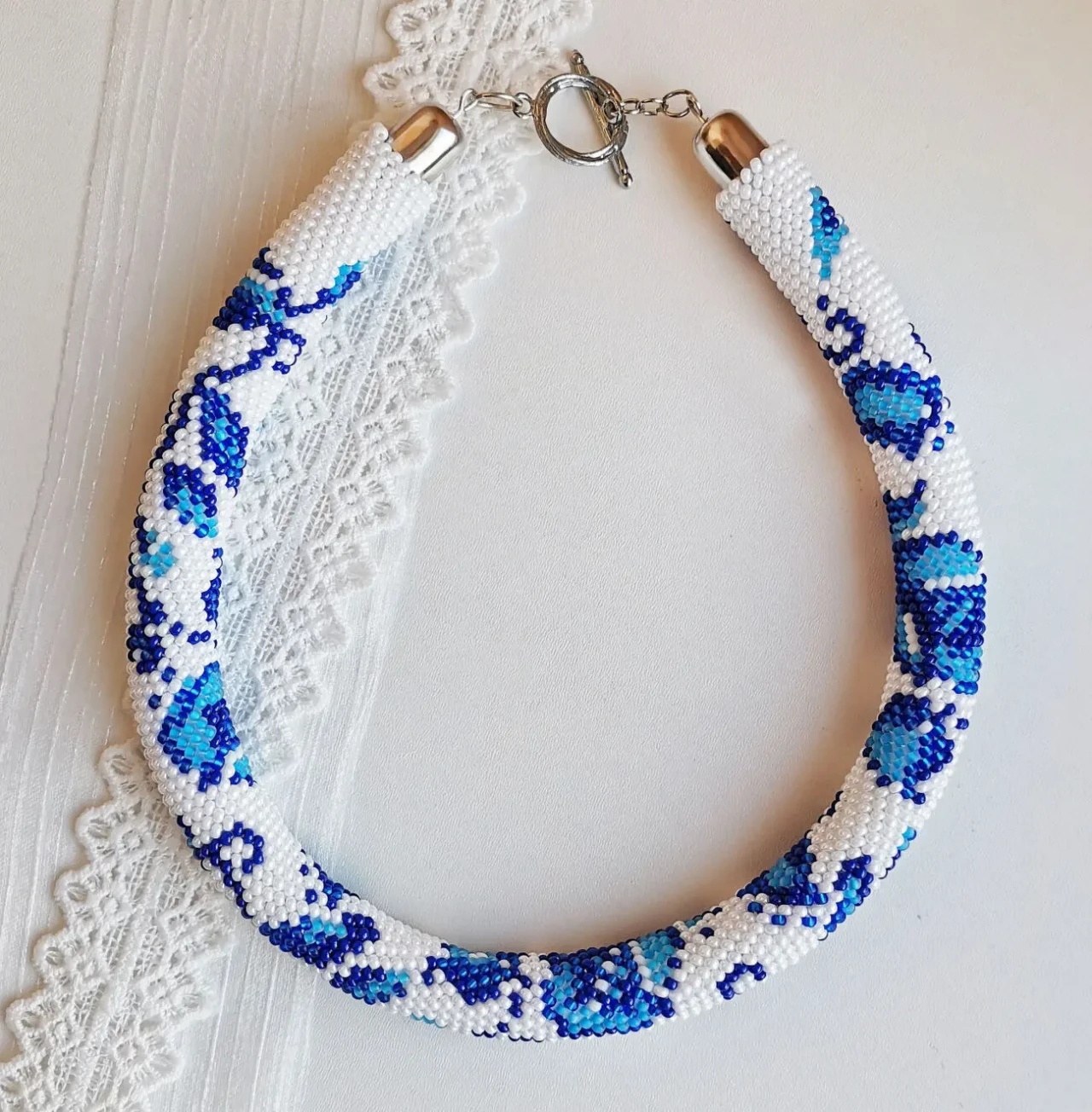 Прикраса із бісеру кольє-джгут Морозна квітка