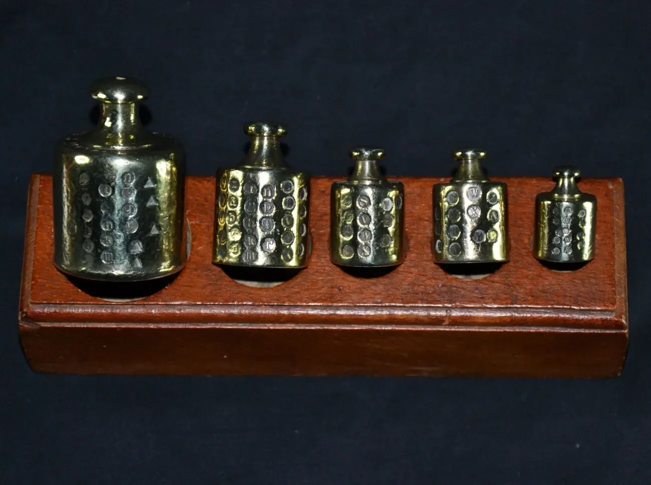 Антиквариат бронзовые гири калибровочные Нидерланды 1883-1913 годы