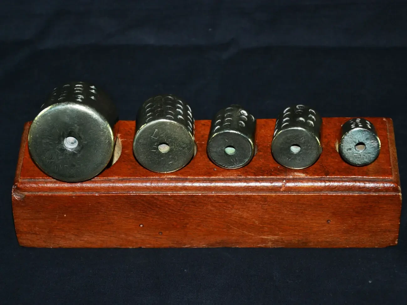 Антиквариат бронзовые гири калибровочные Нидерланды 1883-1913 годы 6