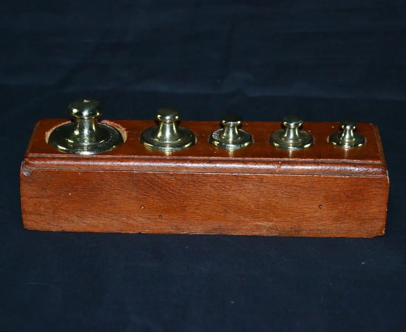 Антиквариат бронзовые гири калибровочные Нидерланды 1883-1913 годы 2