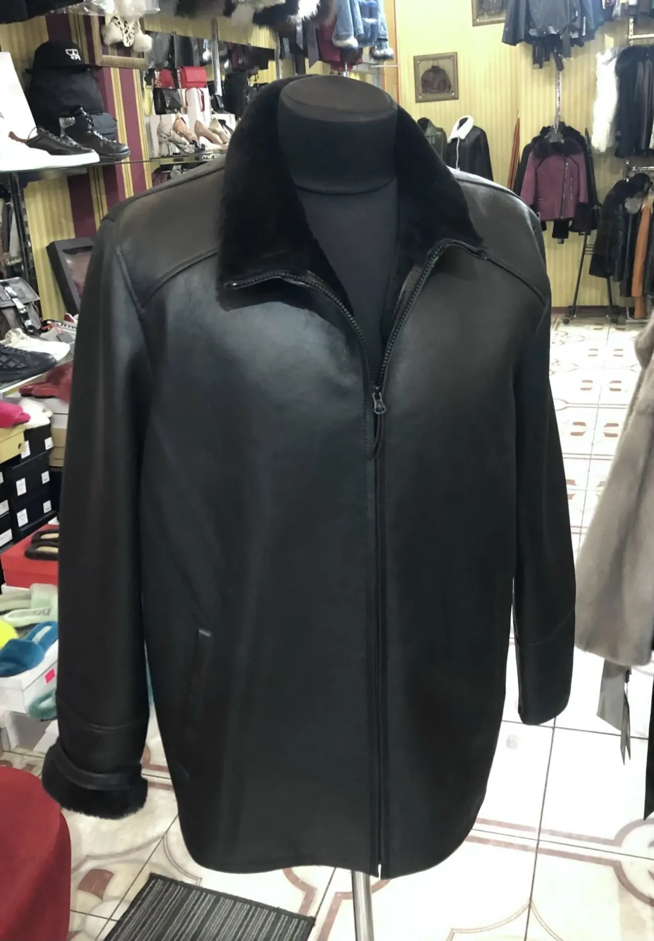 Чоловічі сучасні дублянки,зимові куртки на овчині,капюшон 6