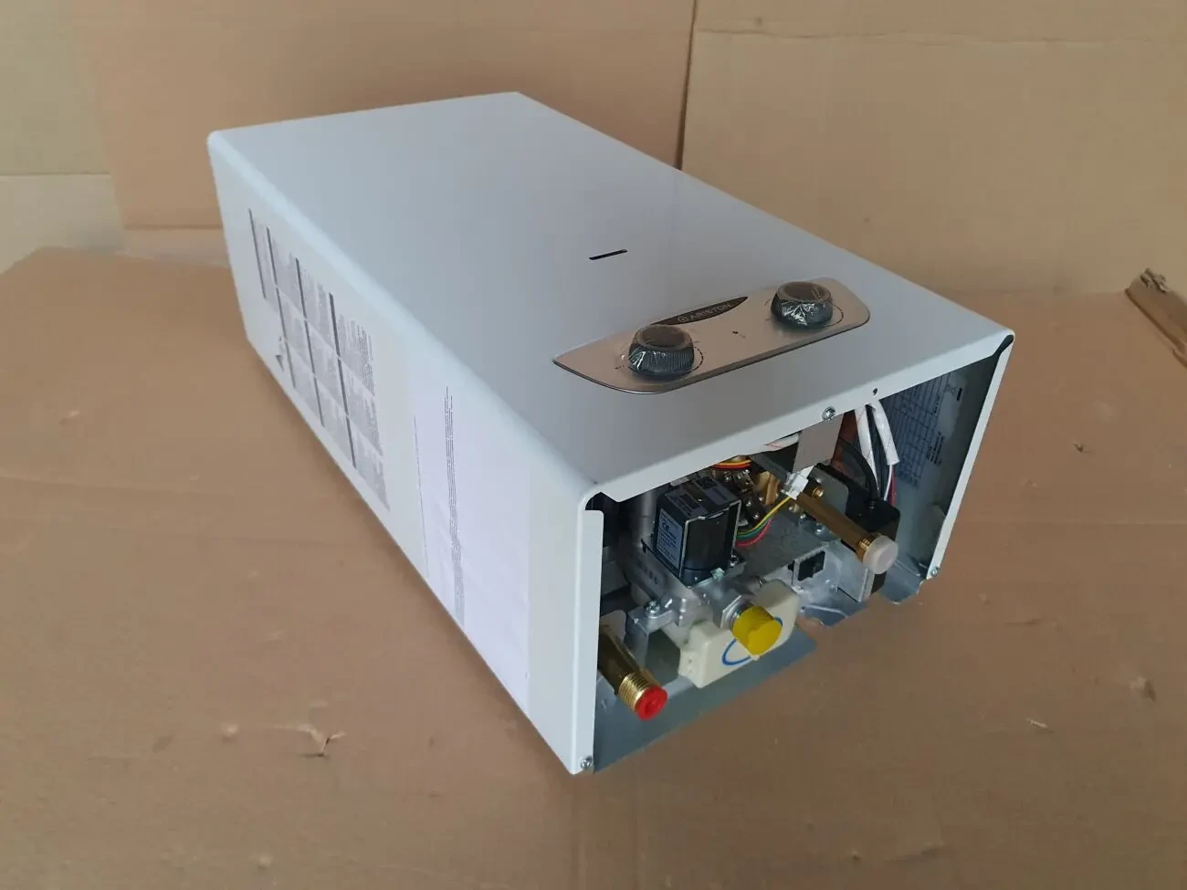 Газовая колонка ARISTON  FAST R ONM 11 NG UA (11 л/мин), новая