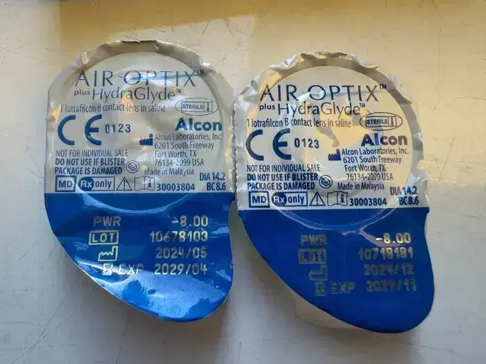 Лінзи контактні Air Optix plus HydraGlyde