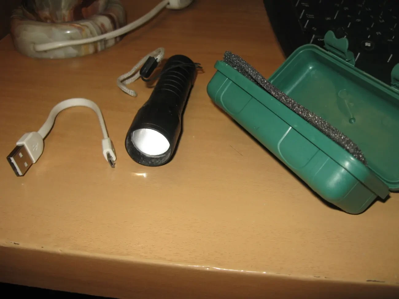 Ліхтарик акумуляторний, 3 режими, новий.