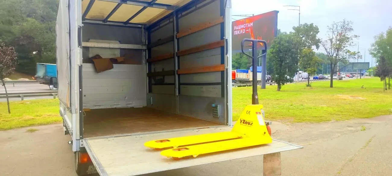 Вантажні перевезення, доставка вантажу. Переїзди, Гідроборт, Рокла 2