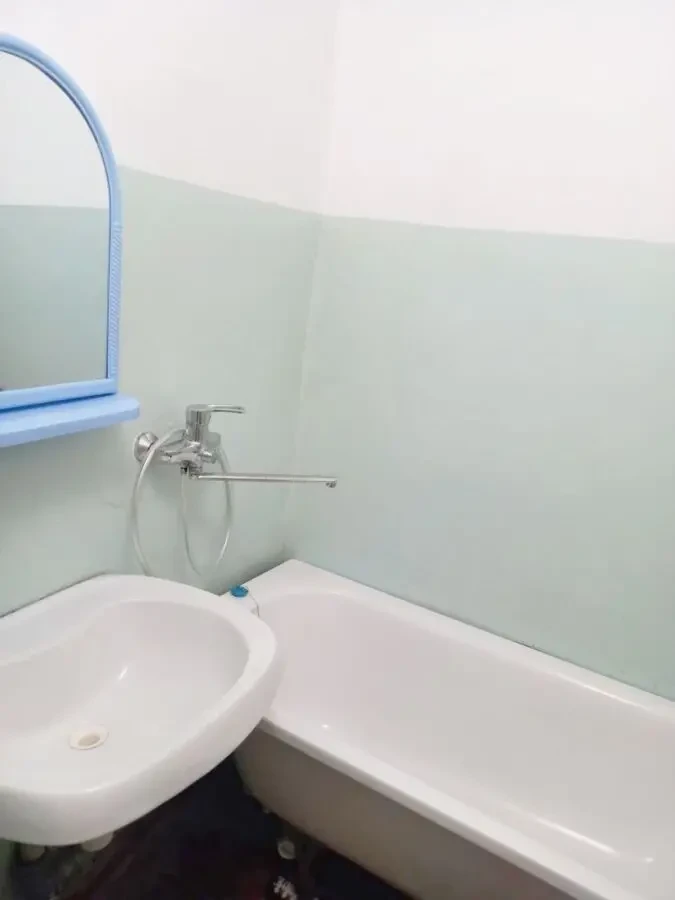 Продаю 2 кімнатну квартиру, Садова 8