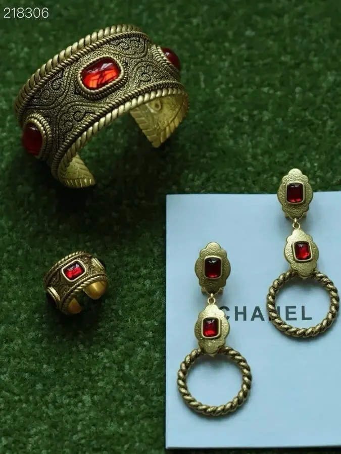 Браслет-каф Chanell 7