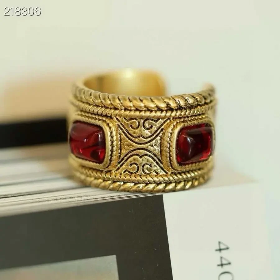 Браслет-каф Chanell 8