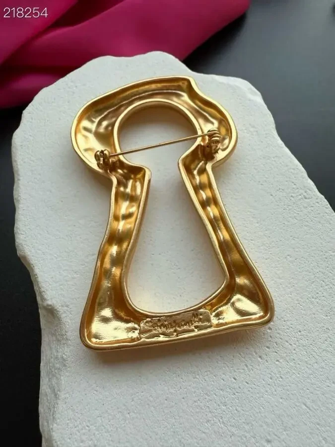 Брошка Schiaparelli 6