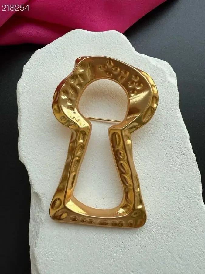 Брошка Schiaparelli 7