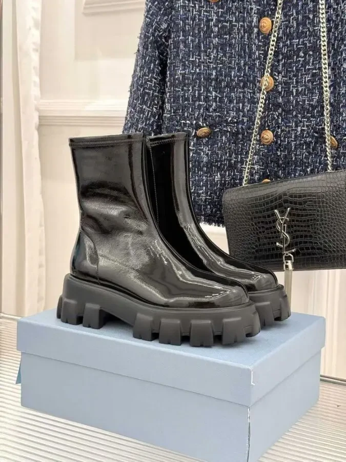 Черевики Prada