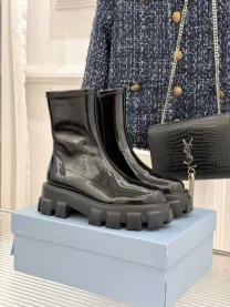 Черевики Prada