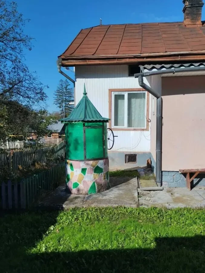 Продаю дві квартири . В місті Сторожинець 8