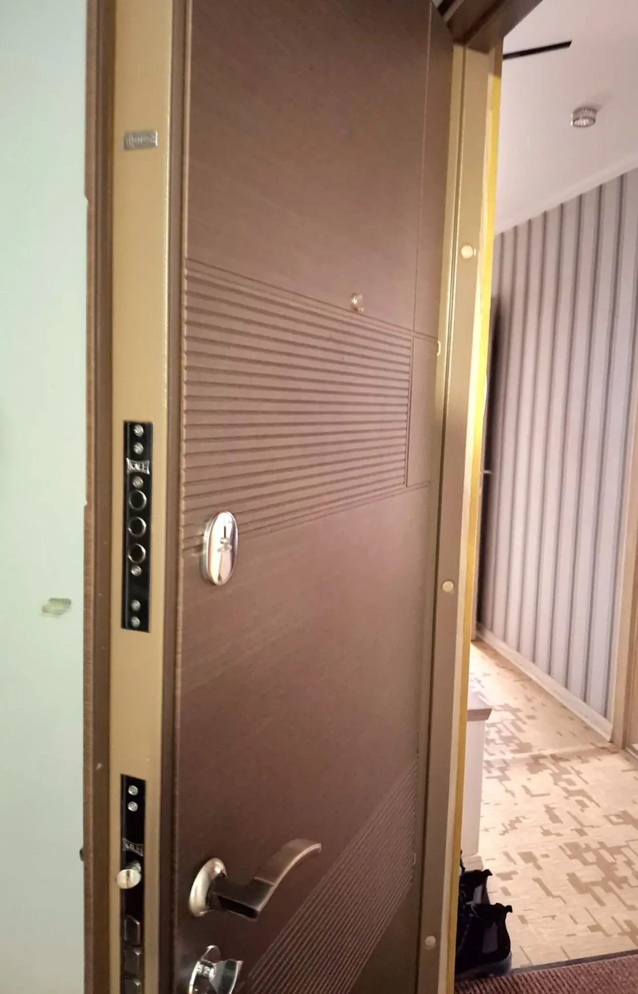 У продажу 3 к.квартира вул. Новозоводська СШ11 10