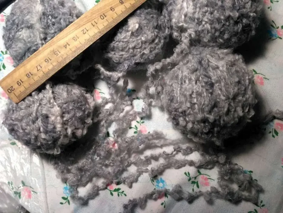 Пряжа нитки приятный серый цвет с мохером шерстью пушистые Завиток 4