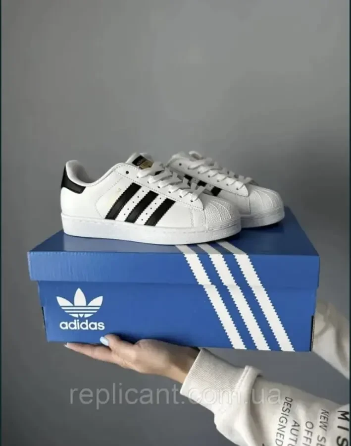 Кросівки adidas