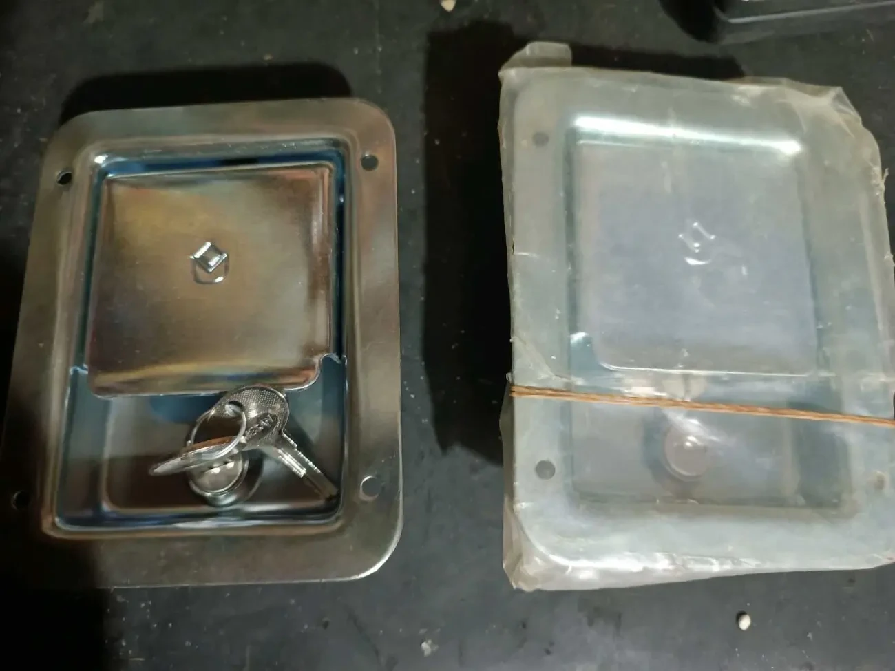 замок для фургона врізний