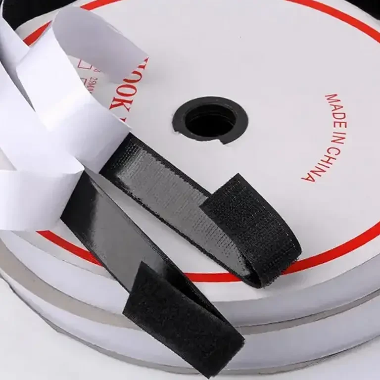 Продам клейову липучку комплектом 23 м білу чи чорну 2