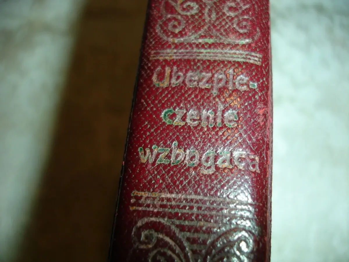 СКАРБНИЧКА для грошей у стилі МЕТАЛЕВОЇ КНИЖКИ. З ключем. 1930-ті роки 4