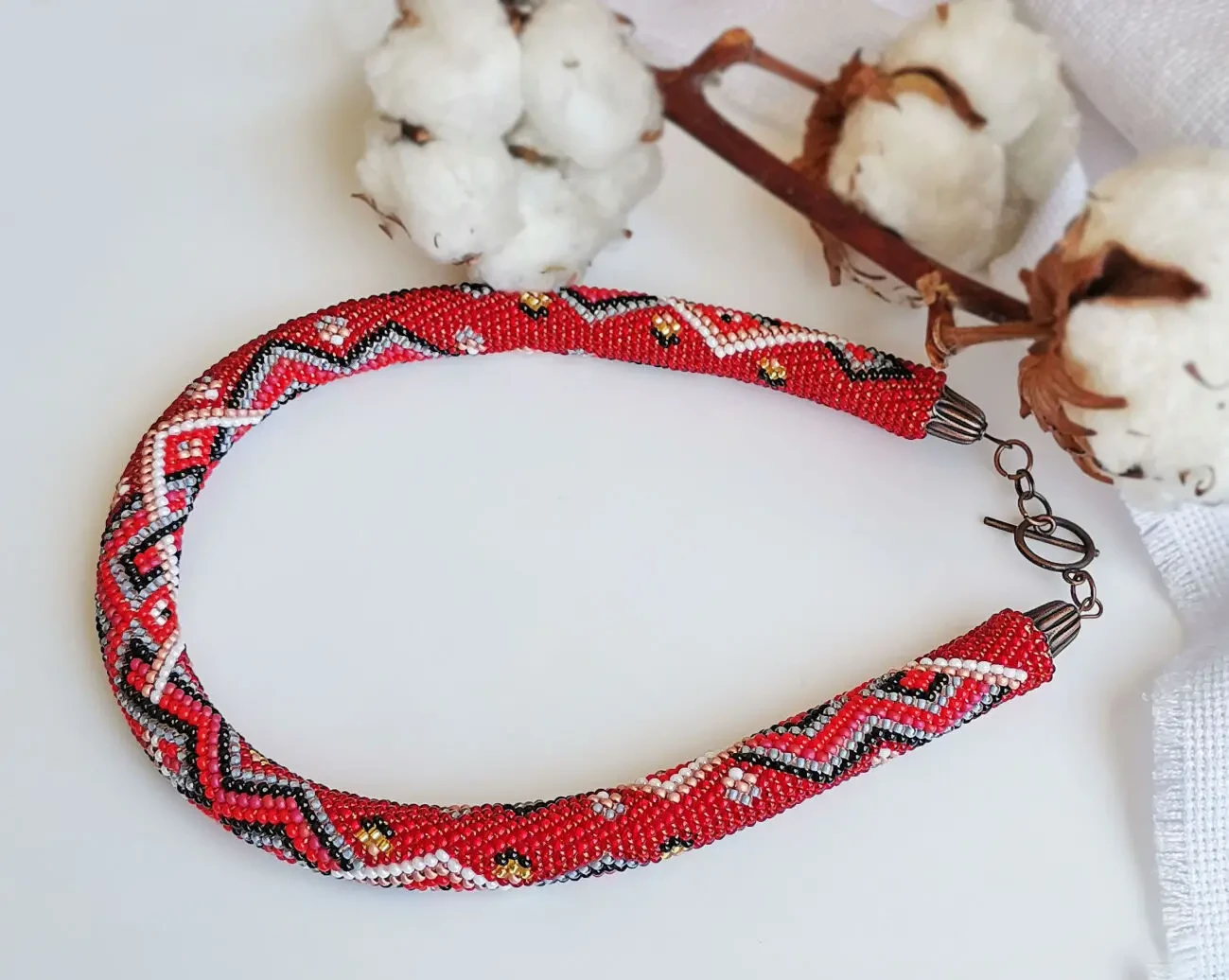 Прикраса із бісеру кольє-джгут Рубіновий шарм 5