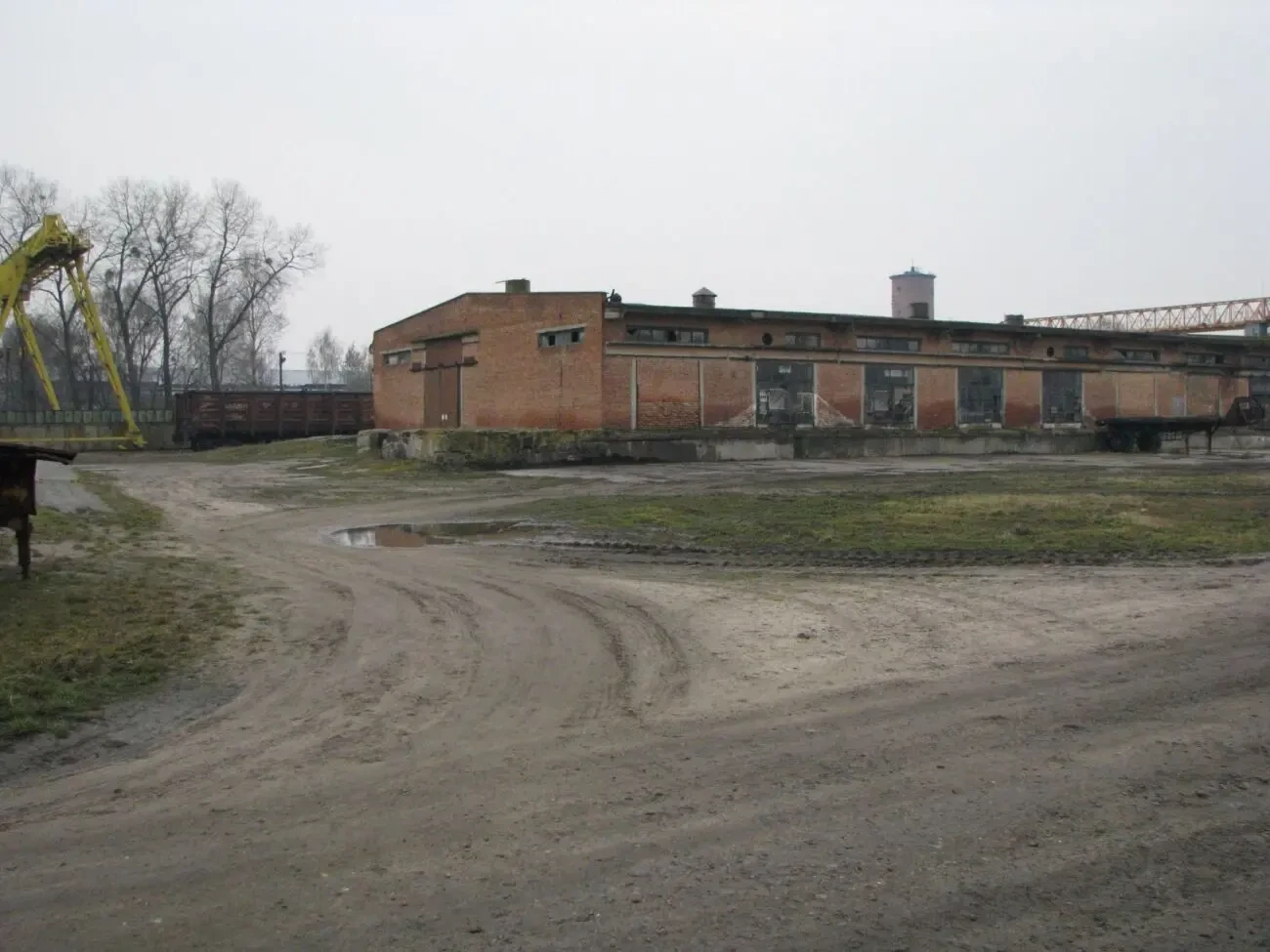 1.	Здаємо в оренду Майданчик від 100м до 1 га, залізнична гілка. 1 4