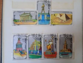 Марки - чудеса света. Монголия 1990 год.