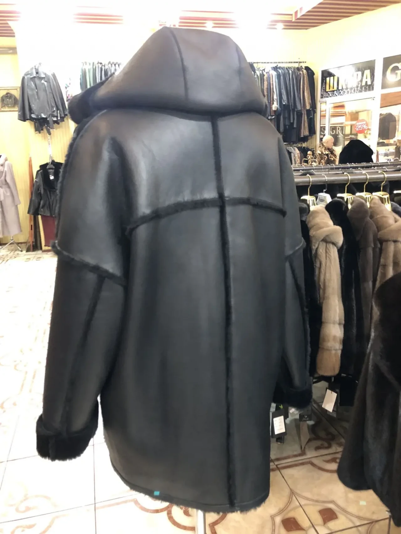 Чорна шкіряна дублянка преміум якості,капюшон 2