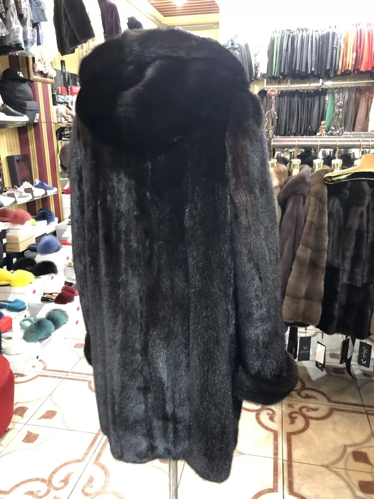 Норкова шуба чорна, капюшон,поперечка,розпуск,суцільна 2