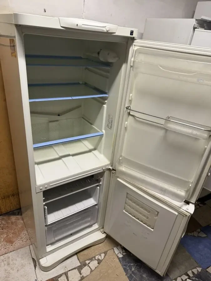 Холодильник Індезіт 2
