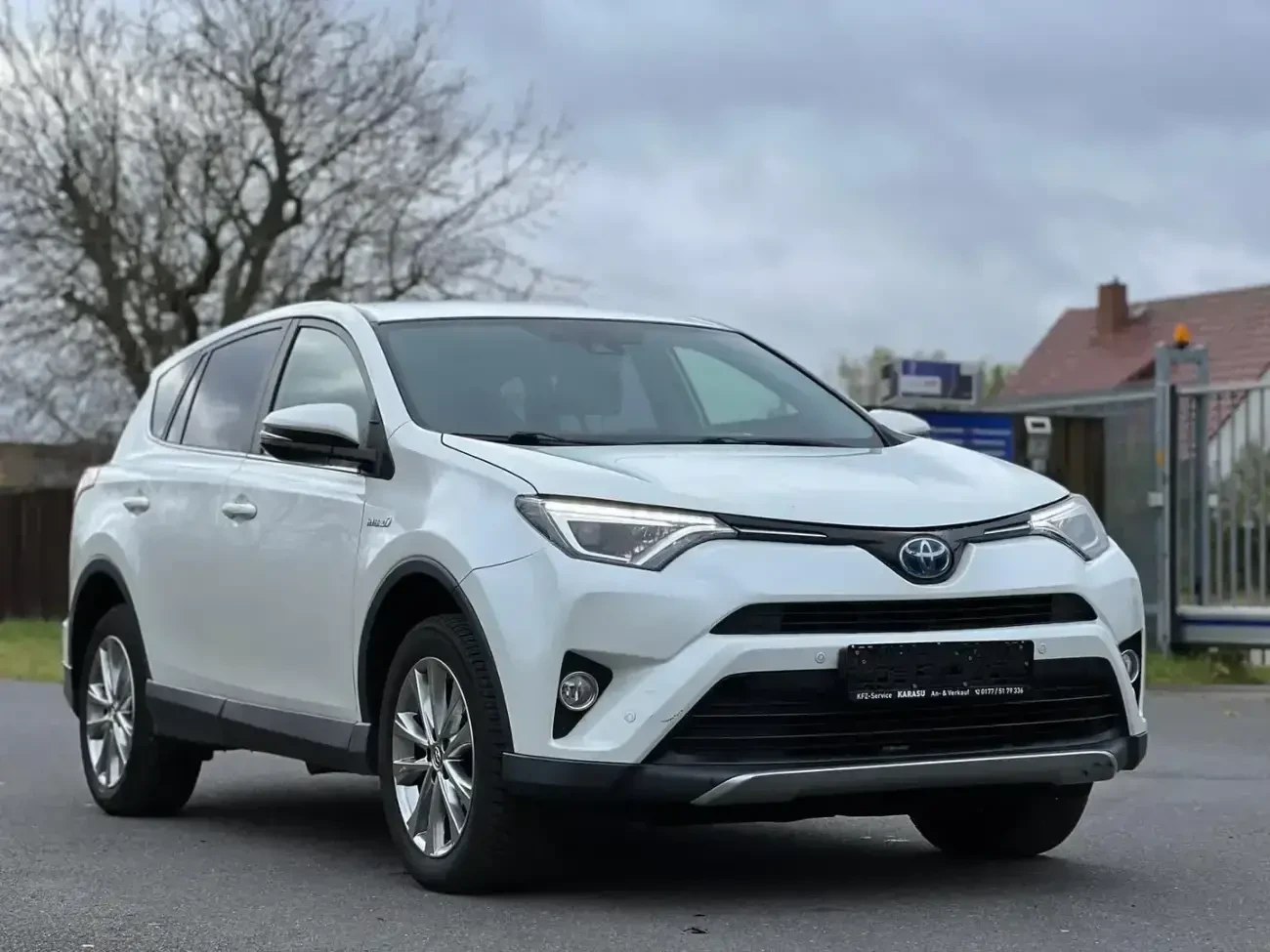 Автомобіль Toyota RAV 4 Hybrid 2018 без ДТП AWD 2