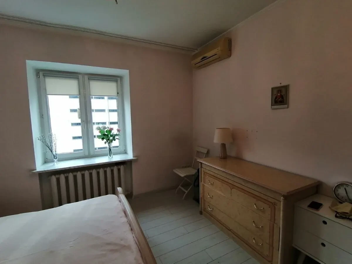 Продам 2 ком.квартиру на Армейской-Маршала Говорова.Без комиссии 8