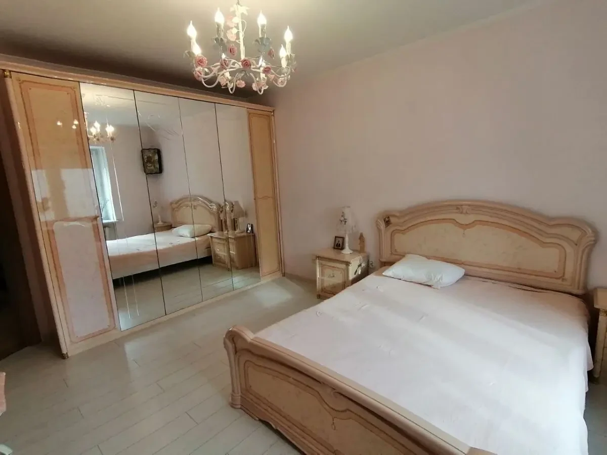 Продам 2 ком.квартиру на Армейской-Маршала Говорова.Без комиссии 9