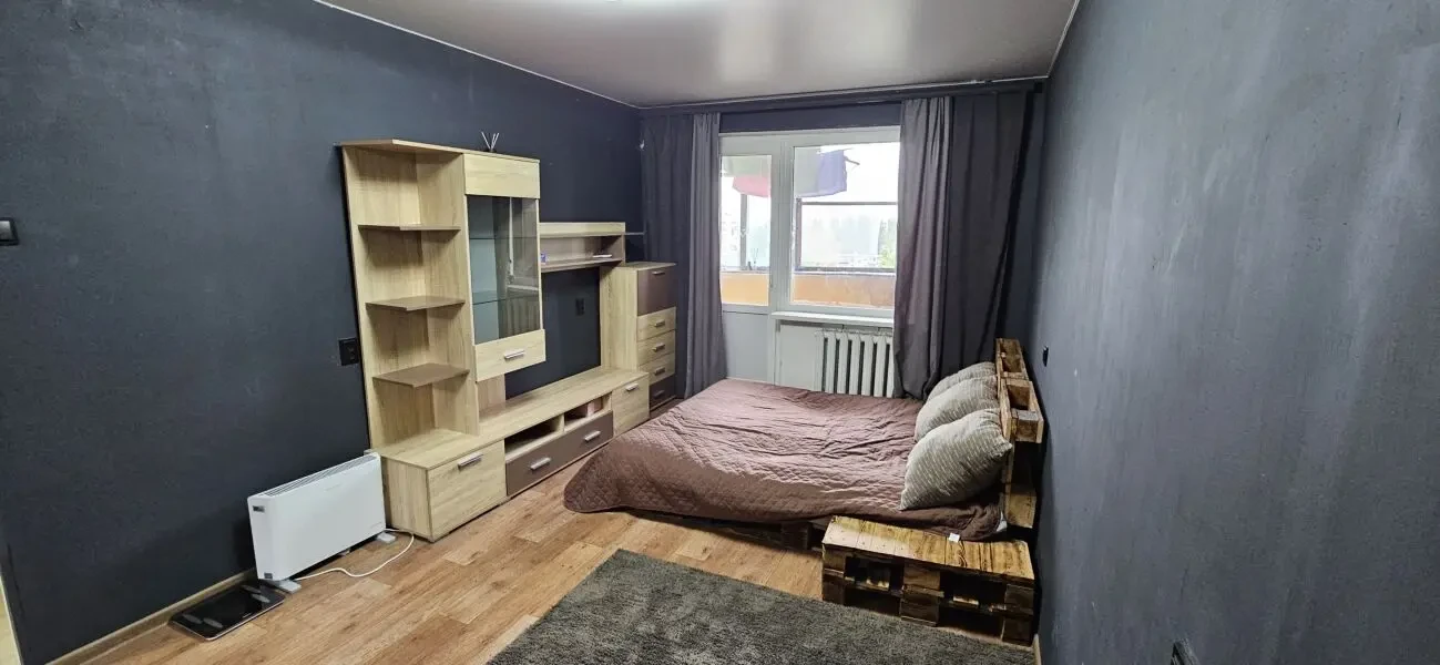 Продам однокомнатную квартиру на Паустовского