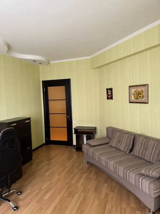 Сдам 2-комнатную квартиру на Сахарова 6