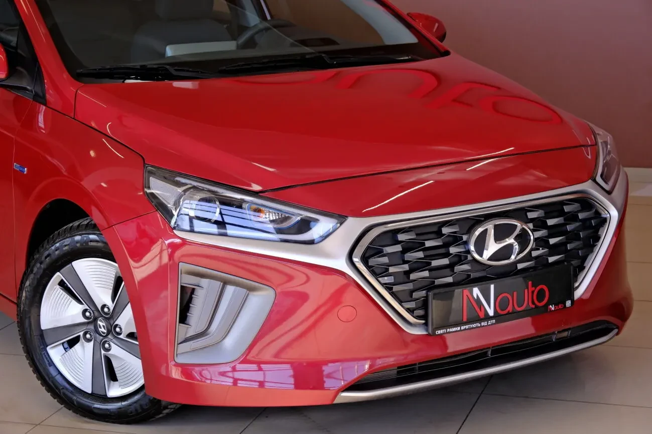 Hyundai Ioniq Hybrid BlueDrive 3