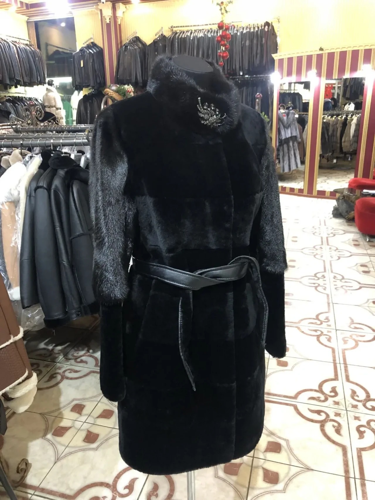 Шуба мутон,з норкою,рукав укорочується