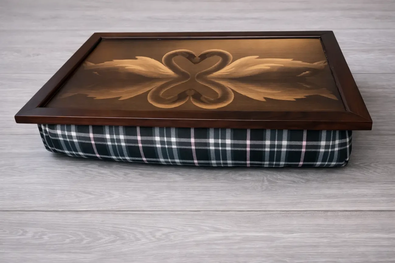 Піднос на подушці - практичний подарунок для будь-якої нагоди 2