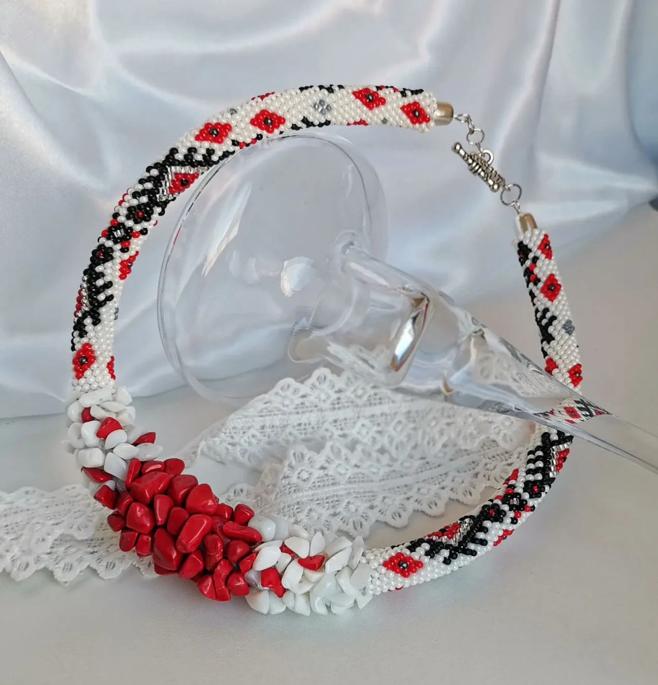 Прикраса із бісеру кольє-джгут Диво 7