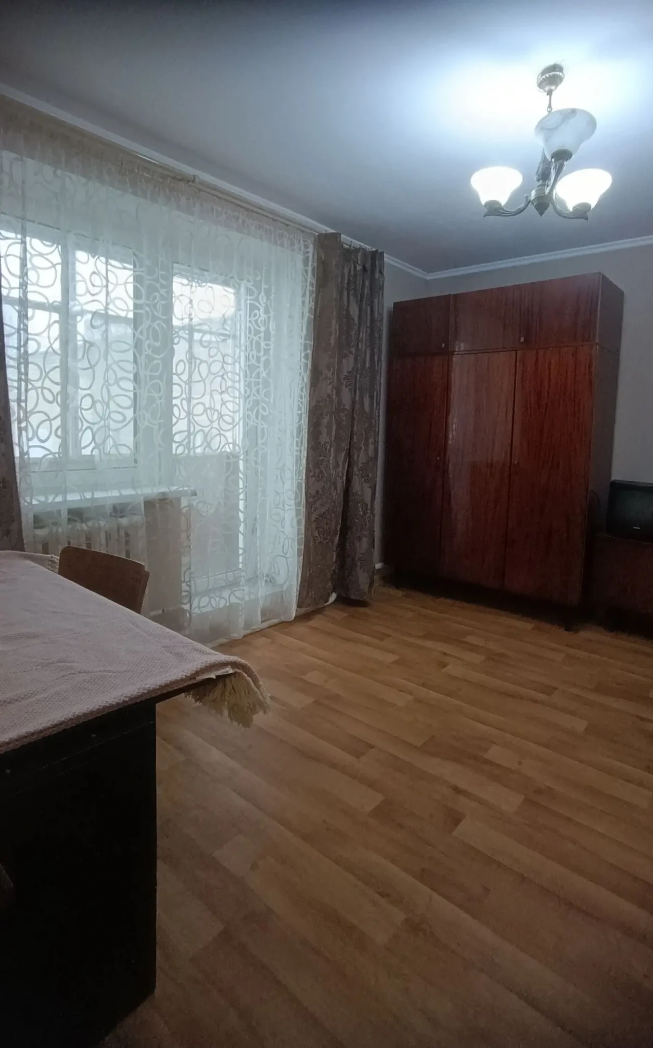 Продаётся двухкомнатная квартира с гаражом 3